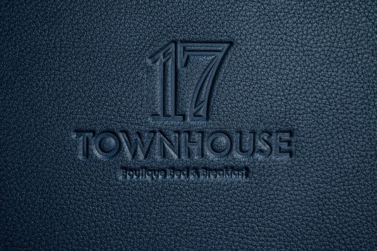 Townhouse17 Boutique Bed & Breakfast Victoria Exterior photo